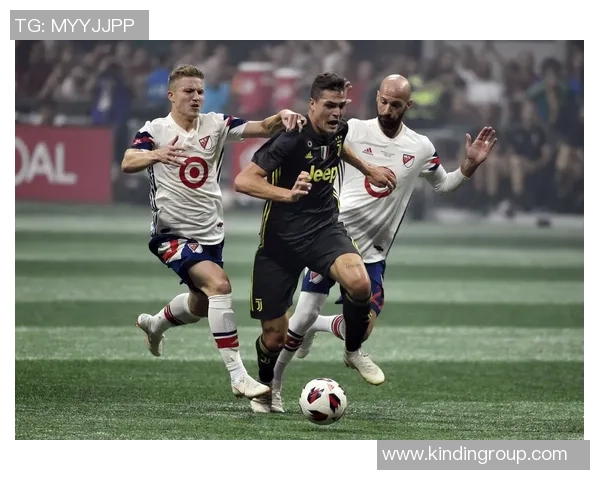 足球明星夏日休闲短裤时尚搭配图片欣赏与潮流趋势解析 足球明星夏日休闲短裤时尚搭配图片欣赏与潮流趋势解析