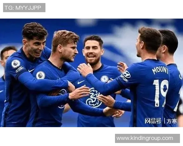 足球明星们纷纷开启直播时代,分享训练生活与球场背后的故事 足球明星们纷纷开启直播时代,分享训练生活与球场背后的故事