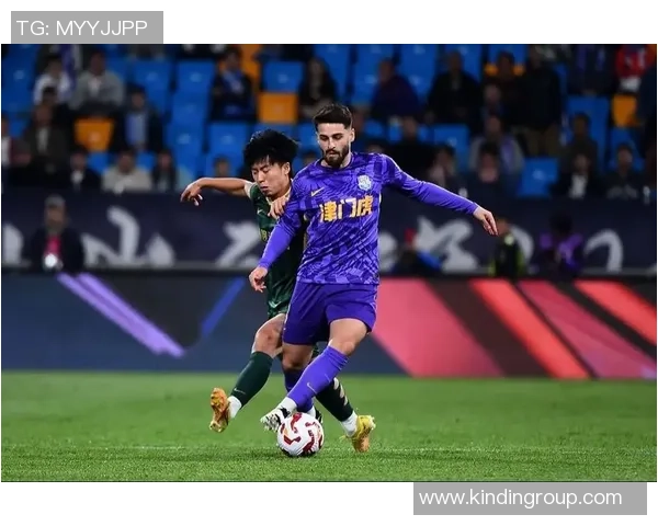 足球明星携手饮料品牌展现激情与活力的广告视频盛宴 足球明星携手饮料品牌展现激情与活力的广告视频盛宴