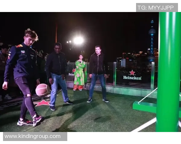 喝喜力的足球明星们如何在赛场上展现激情与风采